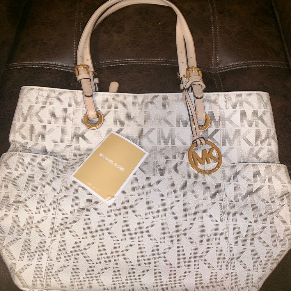 MK tote